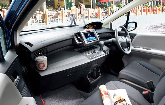Honda Freed, interior uenak bener! – Blognya Arantan